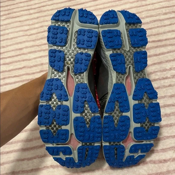 NWOT Under Armour Men's Black and Blue Trail Shoes SZ 11 - Picture 4 of 5